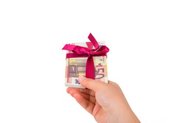 Hediye olarak şerit ile Euro yığını