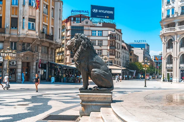 Üsküp 'teki heykeller