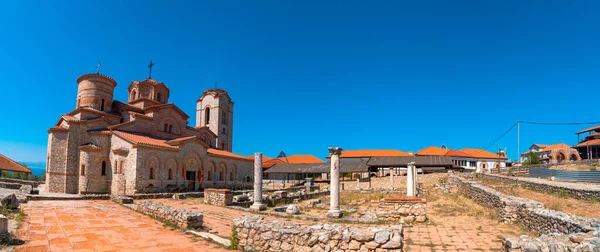 Vue de l'église des Saints Clément et Panteleimon — Photo