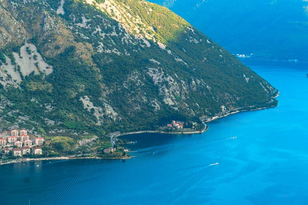 Vista de la bahía de Kotor en la montaña — Foto de Stock