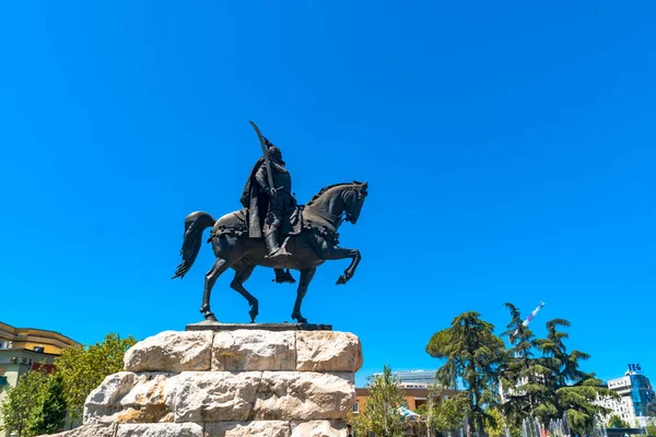 Meydandaki Skanderbeg Anıtı — Stok fotoğraf