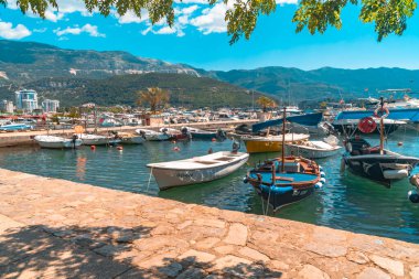 Budva 'da balıkçı tekneleri