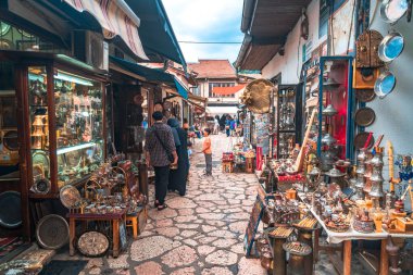 Saraybosna'da Bascarsija Hediyelik Eşya Dükkanları