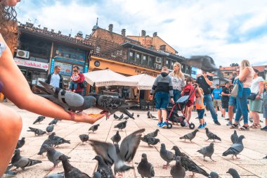 Güvercin Meydanı ve Sebilj