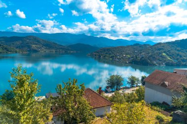 Bosna-Hersek'teki Jablanicko Gölü