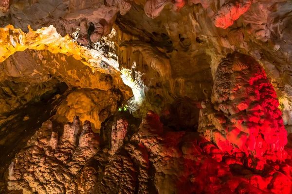 Vrelo Cave in Matka Canyon — Stock Photo, Image