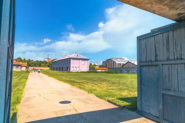 Kızıl Haç Toplama Kampı