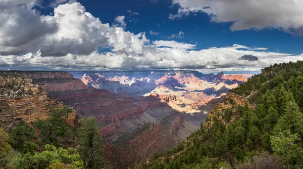 Amerika Birleşik Devletleri Büyük Kanyon Colorado Nehri üzerinde