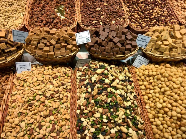 Noix et arachides sur le marché — Photo