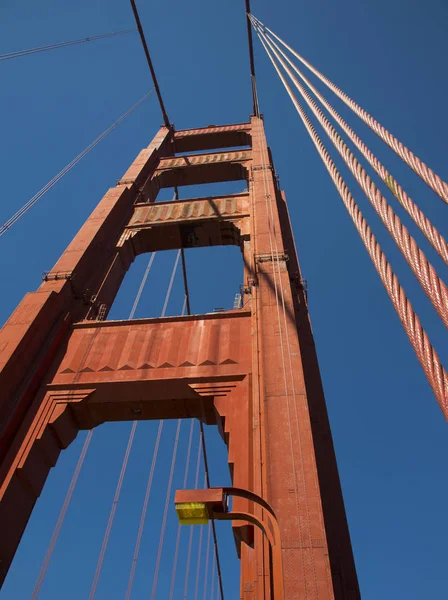 Podrobnosti a fragmenty golden gate Bridge — Stock fotografie