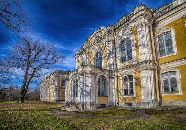 Историческое поместье "Знаменский дворец" в Санкт-Петербурге — стоковое фото