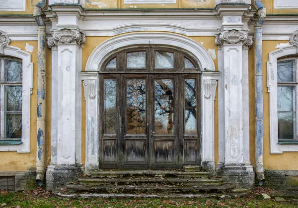 Historical estate Znamenka Palace in St. Petersburg Russia — Stock Photo, Image