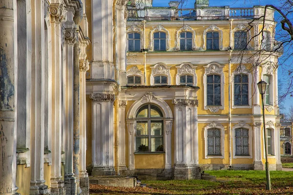 Ιστορικό ακίνητο Znamenka Palace στην Αγία Πετρούπολη Ρωσία — Φωτογραφία Αρχείου