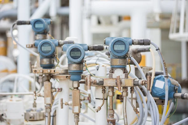Basınç, sıcaklık, diferansiyel ve akış verici monitör ve petrol ve gaz işlemi denetlemek için programlanabilir mantık denetleyicisi (Plc) gönderilen ölçüm değeri için.