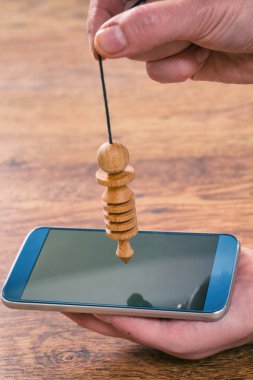 Sarkaç ile akıllı telefon kontrol