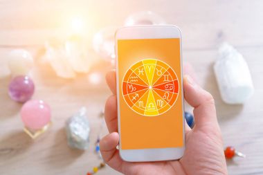Modern Astroloji kavramı ile hareket eden