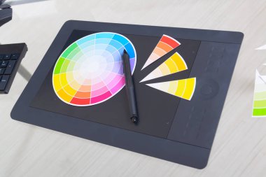 Renk tekerleği ve grafik tablet