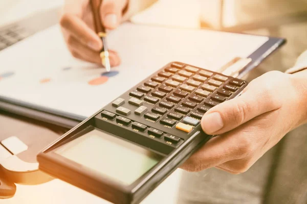 Koncepcja sprawozdanie finansowe z kalkulatora — Zdjęcie stockowe