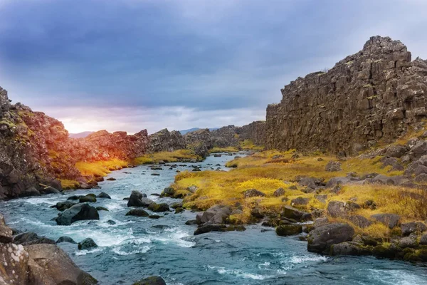 A Oxarafoss vízesés közelében folyó Oxara — Stock Fotó