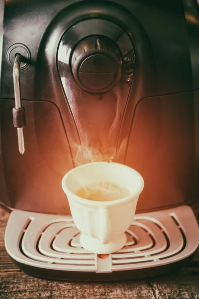 Coffee machine making coffee — Stock Photo, Image