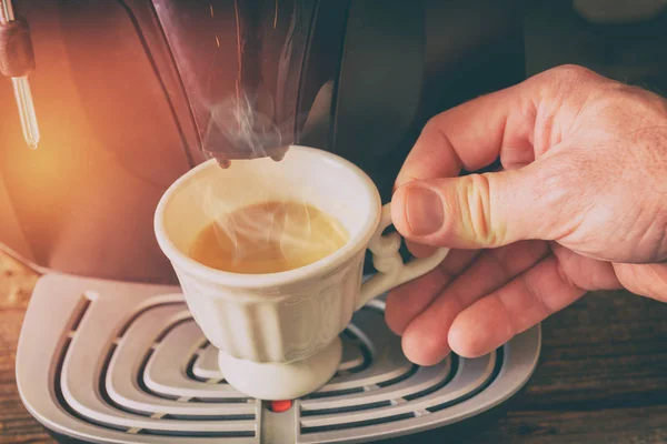 Máquina de café e xícara — Fotografia de Stock