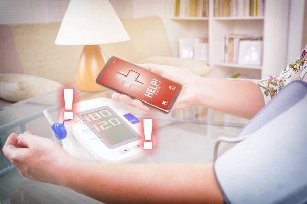 Presión arterial alta - pidiendo ayuda con la aplicación de teléfonos inteligentes — Foto de Stock