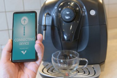 Kahve makinesi ile akıllı telefon bağlama