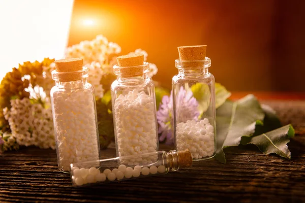 Homeopathische bolletjes — Stockfoto