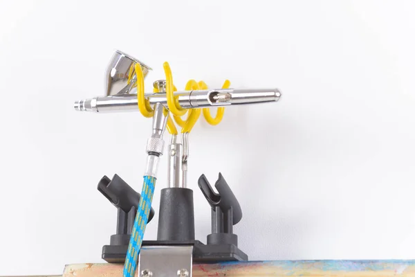 Airbrush op stand — Stockfoto