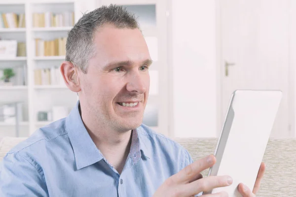 Deaf man using sign language on the tablet — Stock Photo, Image