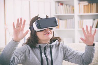 sanal gerçeklik kulaklığı