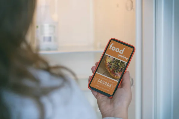 Zamawianie Jedzenia Online Inteligentny Telefon Domu — Zdjęcie stockowe