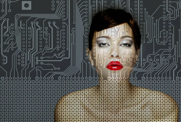 Ai (künstliche Intelligenz) Konzept - Frauenporträt mit grauem Hintergrund der Leiterplatte — Stockfoto