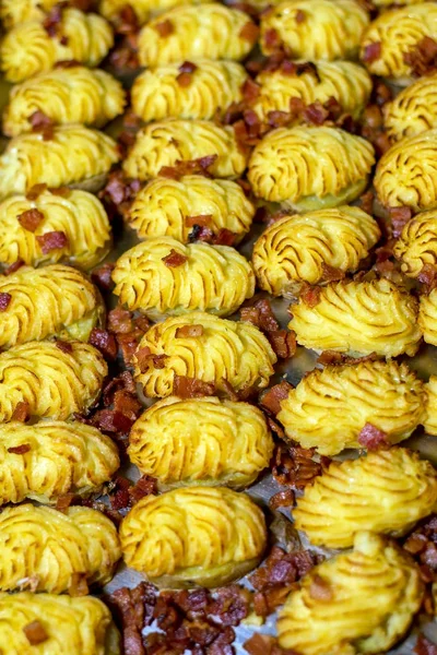 Lanche de batatas fritas e carne — Fotografia de Stock