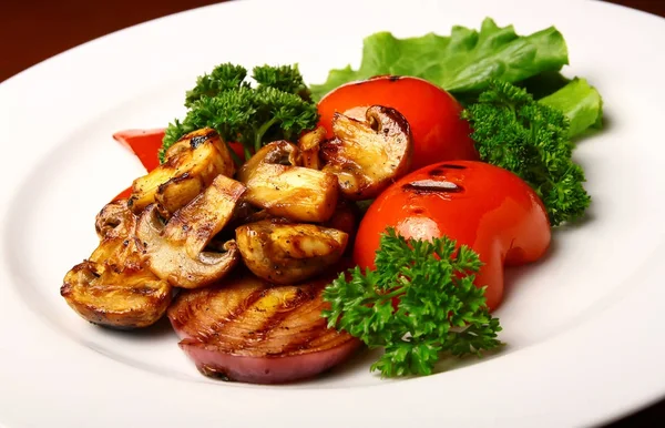 Grilled mushrooms — Stock Photo, Image