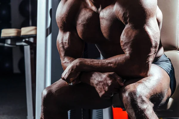 The torso of bodybuilder closeup — Stock Photo, Image