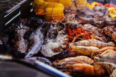 Izgarada karides ve ıstakoz