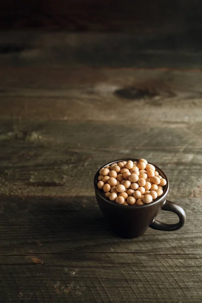 Chiudi i fagioli di soia in tazza — Foto Stock
