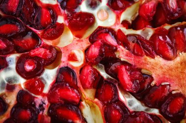 Olgun nar makro ayrıntılı arka plan. Üstten Görünüm.