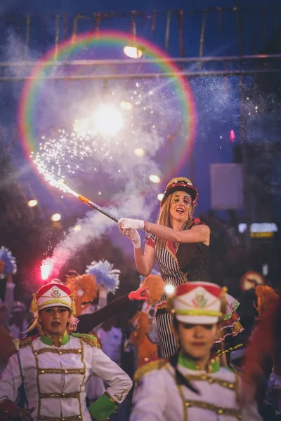 Pancevo - Serbia 06.17.2017. Kobieta z palnika na parady karnawałowe — Zdjęcie stockowe