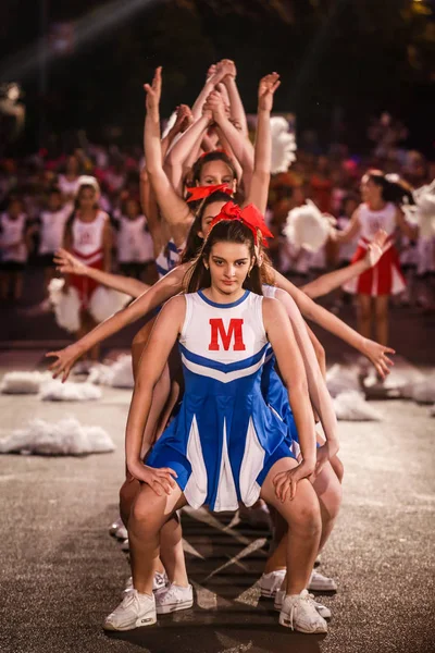 Pancevo - Serbia 06.17.2017. Group of cheerleaders dance on carn — Stock Photo, Image