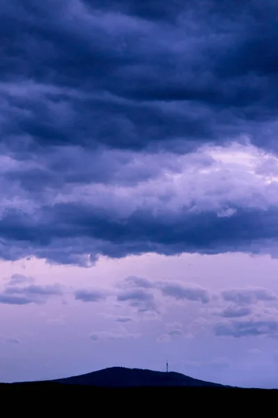 雷雨前乌云密布的天空背景 — 图库照片