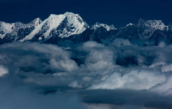 Cenário Montanha Traseira Gado Oeste Sichuan China — Fotografia de Stock