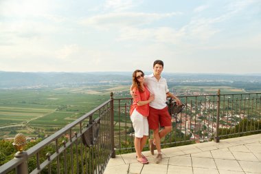 aşık bir sokakta yürümek çift