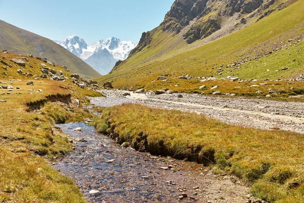 Paisaje alpino escénico — Foto de Stock