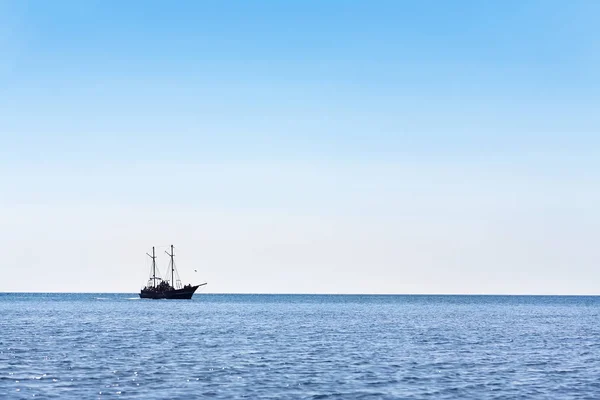 Yacht sailing in good weather — Stock Photo, Image