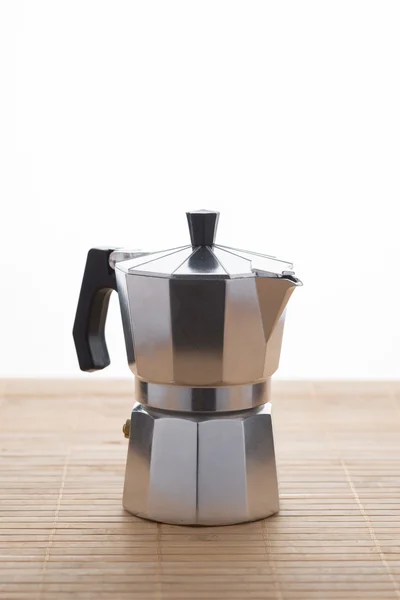 İtalyan espresso makinesi üzerinde beyaz — Stok fotoğraf