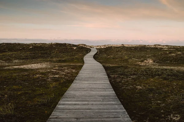 Houten promenade in Frouxeira strand — Stockfoto