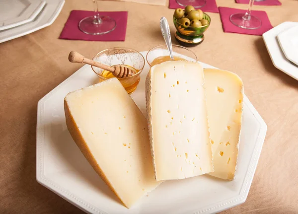 Aperitivo de queso italiano . —  Fotos de Stock