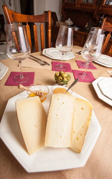 Aperitivo de queso italiano . — Foto de Stock